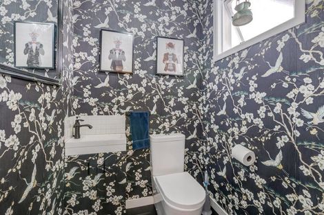 Photo of property in 1 Green Lane, Helensville, 0800