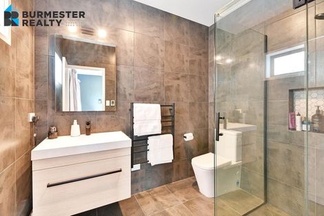 Photo of property in 10 St Julia Court, Helensville, 0800