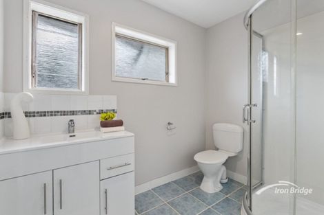 Photo of property in 1/3 Tallington Crescent, Torbay, Auckland, 0630