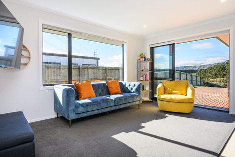 Photo of property in 50 Atlantic Drive, Fitzherbert, Palmerston North, 4410