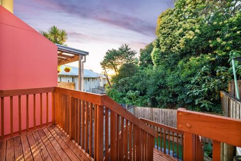 Photo of property in 23 Winery Way, Henderson, Auckland, 0612