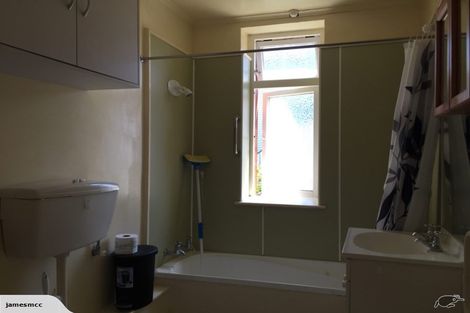 Photo of property in 2/60 Brougham Street, Mount Victoria, Wellington, 6011