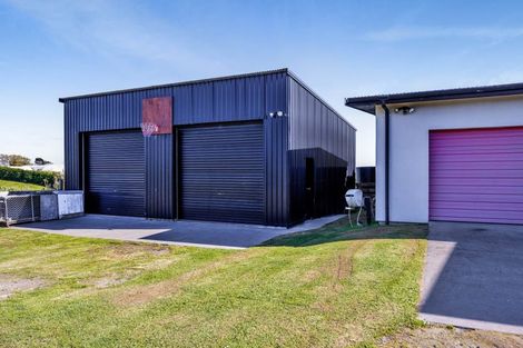 Photo of property in 5674 Mountain Road, Normanby, Hawera, 4673