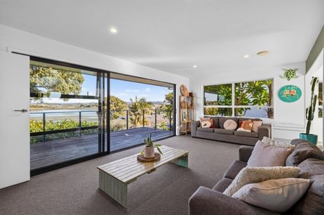 Photo of property in 16 Sunny Bay Road, Matua, Tauranga, 3110