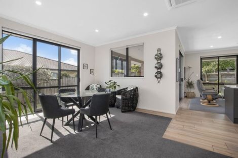 Photo of property in 70 Margaret Drive, Omokoroa, 3114