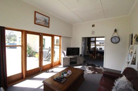Photo of property in 2 Laura Street, Lumsden, 9730
