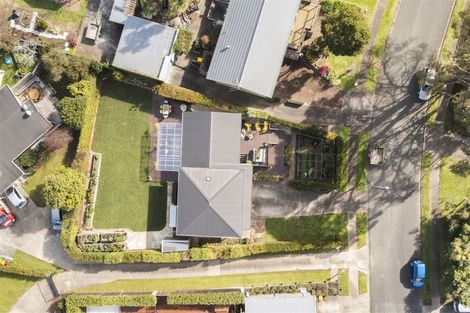 Photo of property in 5 La Perouse Street, Botany Downs, Auckland, 2010