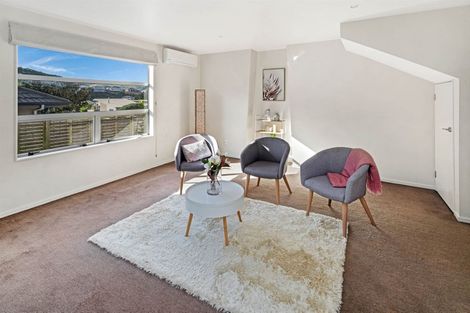 Photo of property in 10 Erlestoke Crescent, Churton Park, Wellington, 6037