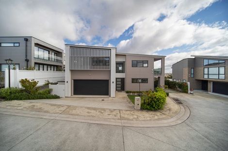 Photo of property in 8 Awakirihi Close, Shamrock Park, Auckland, 2016