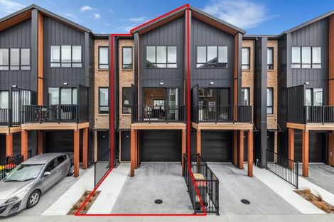 Photo of property in 4/35 Marine Parade, Hobsonville, Auckland, 0616