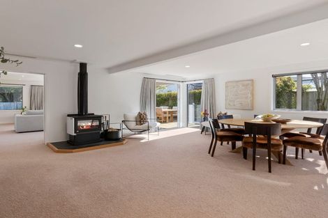 Photo of property in 5 Cedar Drive, Kelvin Heights, Queenstown, 9300