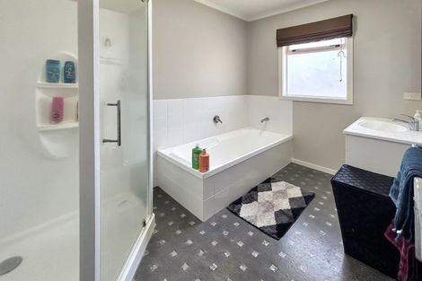 Photo of property in 31 Gillies Avenue, Taupo, 3330