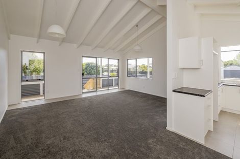 Photo of property in 76 Queens Road, Waikanae Beach, Waikanae, 5036