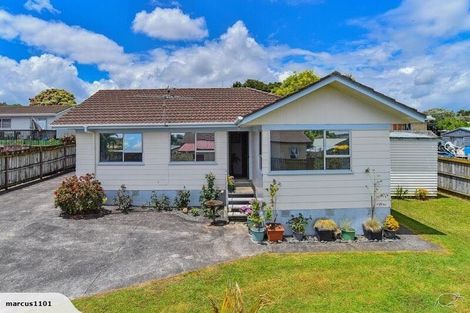 Photo of property in 15 Bundena Place, Clendon Park, Auckland, 2103