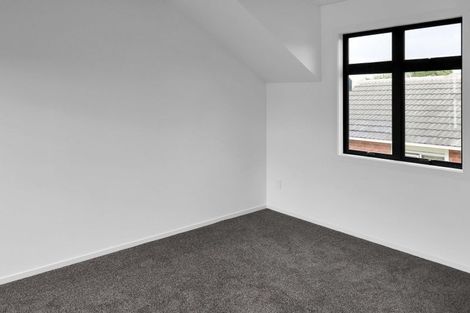 Photo of property in 1a Raymond Terrace, Waterloo, Lower Hutt, 5011