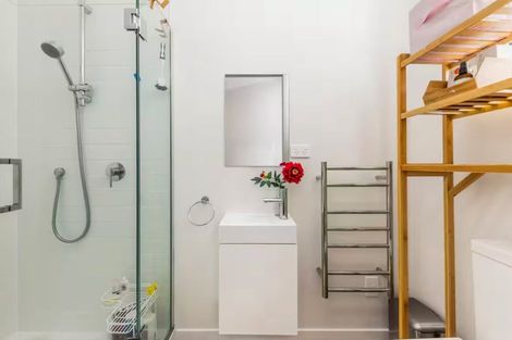 Photo of property in 1/11 Lewis Road, Pakuranga, Auckland, 2010