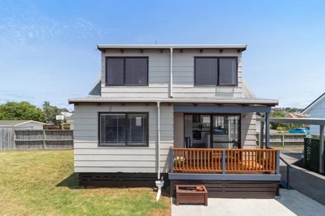Photo of property in 16b Bay Street, Red Beach, 0932