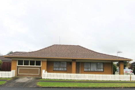 Photo of property in 3/5 King Edward Avenue, Papakura, 2110