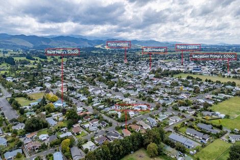 Photo of property in 7 Deller Drive, Carterton, 5713