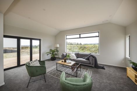 Photo of property in 20 Coutts Way, Fitzherbert, Palmerston North, 4410