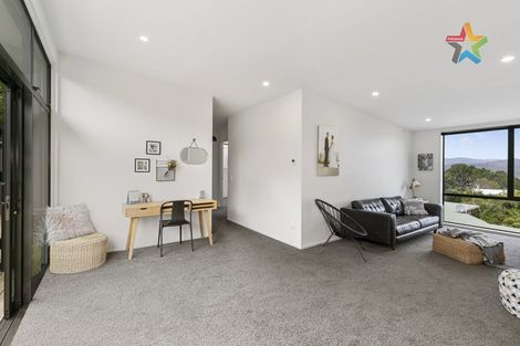 Photo of property in 58b Pekanga Road, Normandale, Lower Hutt, 5010