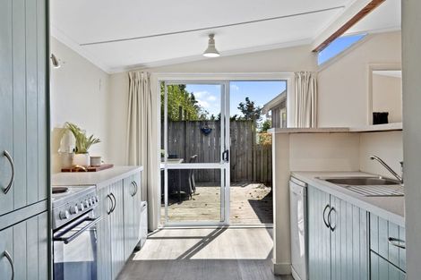 Photo of property in 55 Batten Grove, The Pines Beach, 7630