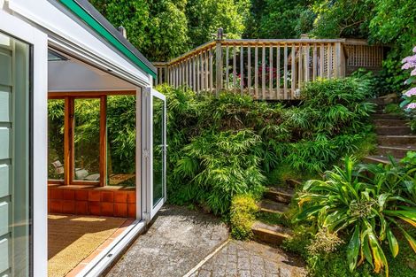 Photo of property in 21 Ferry Road, Days Bay, Lower Hutt, 5013