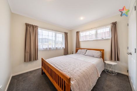 Photo of property in 32 Woodland Mews, Wainuiomata, Lower Hutt, 5014