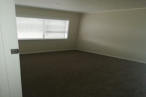 Photo of property in 2/5 Aries Place, Shelly Park, Auckland, 2014
