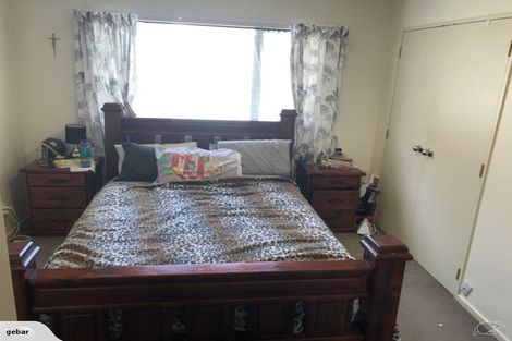 Photo of property in 19 Glanmire Road, Newlands, Wellington, 6037