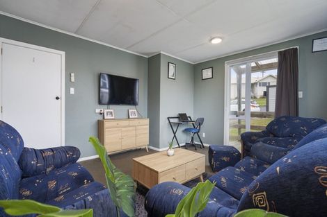 Photo of property in 9 Anson Place, Westown, New Plymouth, 4310