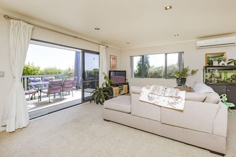 Photo of property in 37 Clarks Beach Road, Clarks Beach, 2122