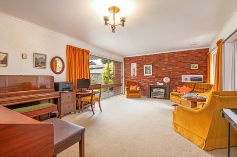Photo of property in 10 Chilton Grove, Hokowhitu, Palmerston North, 4410
