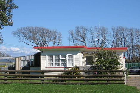 Photo of property in 70 Norbiton Road, Foxton, 4814