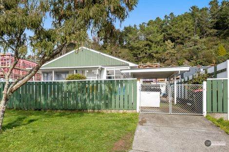 Photo of property in 37 Raukawa Street, Stokes Valley, Lower Hutt, 5019