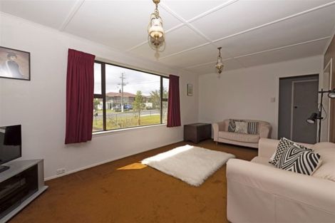Photo of property in 86 Flanshaw Road, Te Atatu South, Auckland, 0610