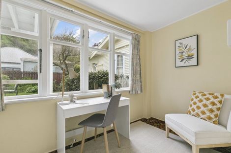 Photo of property in 230 Queens Drive, Lyall Bay, Wellington, 6022