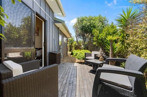 Photo of property in 46 Kent Avenue, Waitarere Beach, Levin, 5510