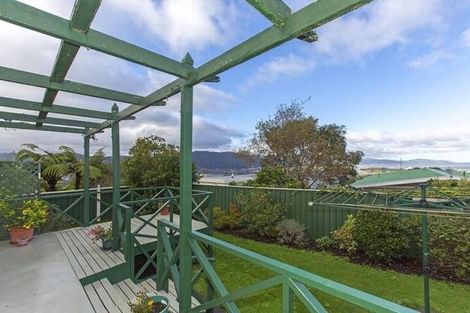 Photo of property in 29 Harbour View Road, Harbour View, Lower Hutt, 5010