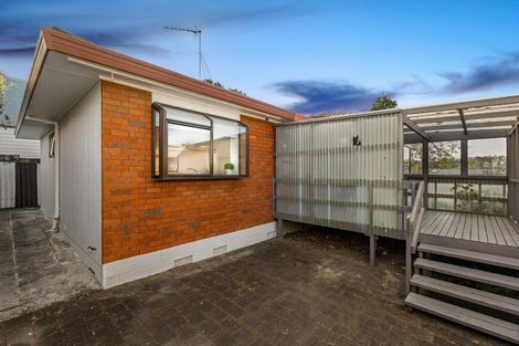 Photo of property in 1/3 Allington Road, Massey, Auckland, 0614