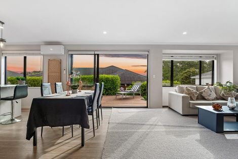 Photo of property in 8 Grenache Way, Kumeu, 0810