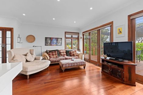 Photo of property in 63 Whiteley Street, Moturoa, New Plymouth, 4310