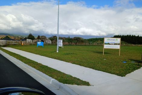 Photo of property in 19 Hawera Avenue, Levin, 5510