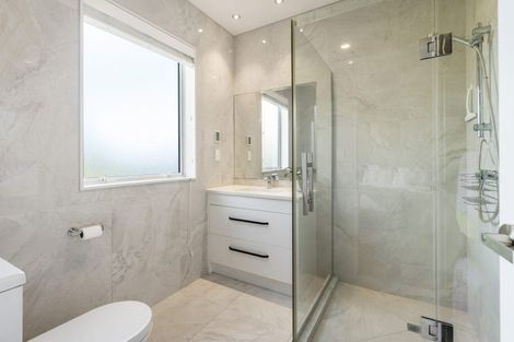 Photo of property in 33 Caldera Drive, Long Bay, Auckland, 0630