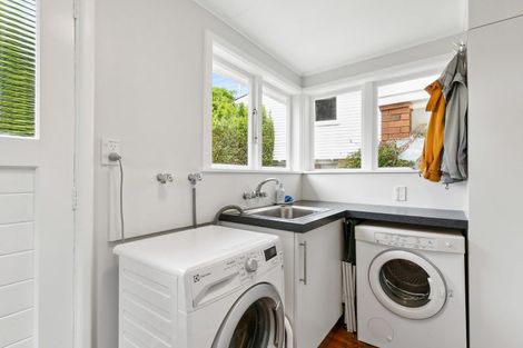 Photo of property in 22 Woodmancote Road, Khandallah, Wellington, 6035