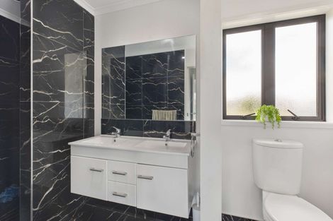 Photo of property in 31 Harbour Crest Drive, Waiuku, 2123