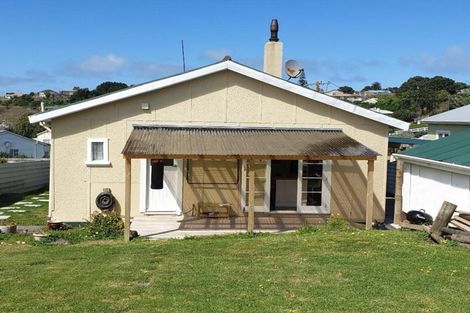Photo of property in 10 Leicester Street, Patea, 4520