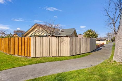 Photo of property in 4 Chesterfield Mews, Russley, Christchurch, 8042