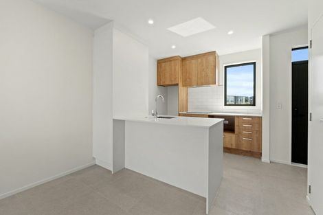 Photo of property in 112 Pepene Avenue, Takanini, Auckland, 2112