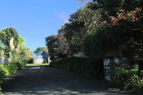 Photo of property in 17 Robert Grove, Paraparaumu, 5032
